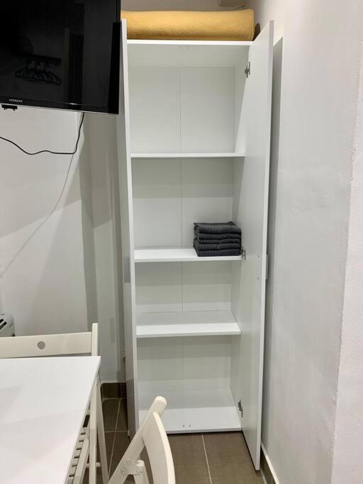 Nice Apartment In Barcelona By Perita Next Metro St T1 Extérieur photo