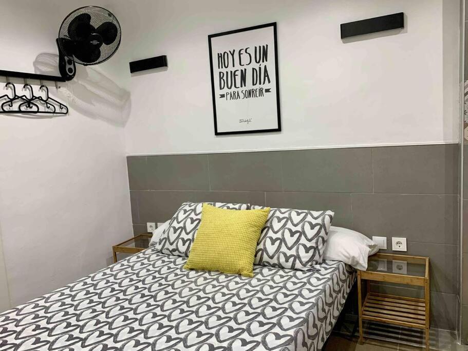 Nice Apartment In Barcelona By Perita Next Metro St T1 Extérieur photo