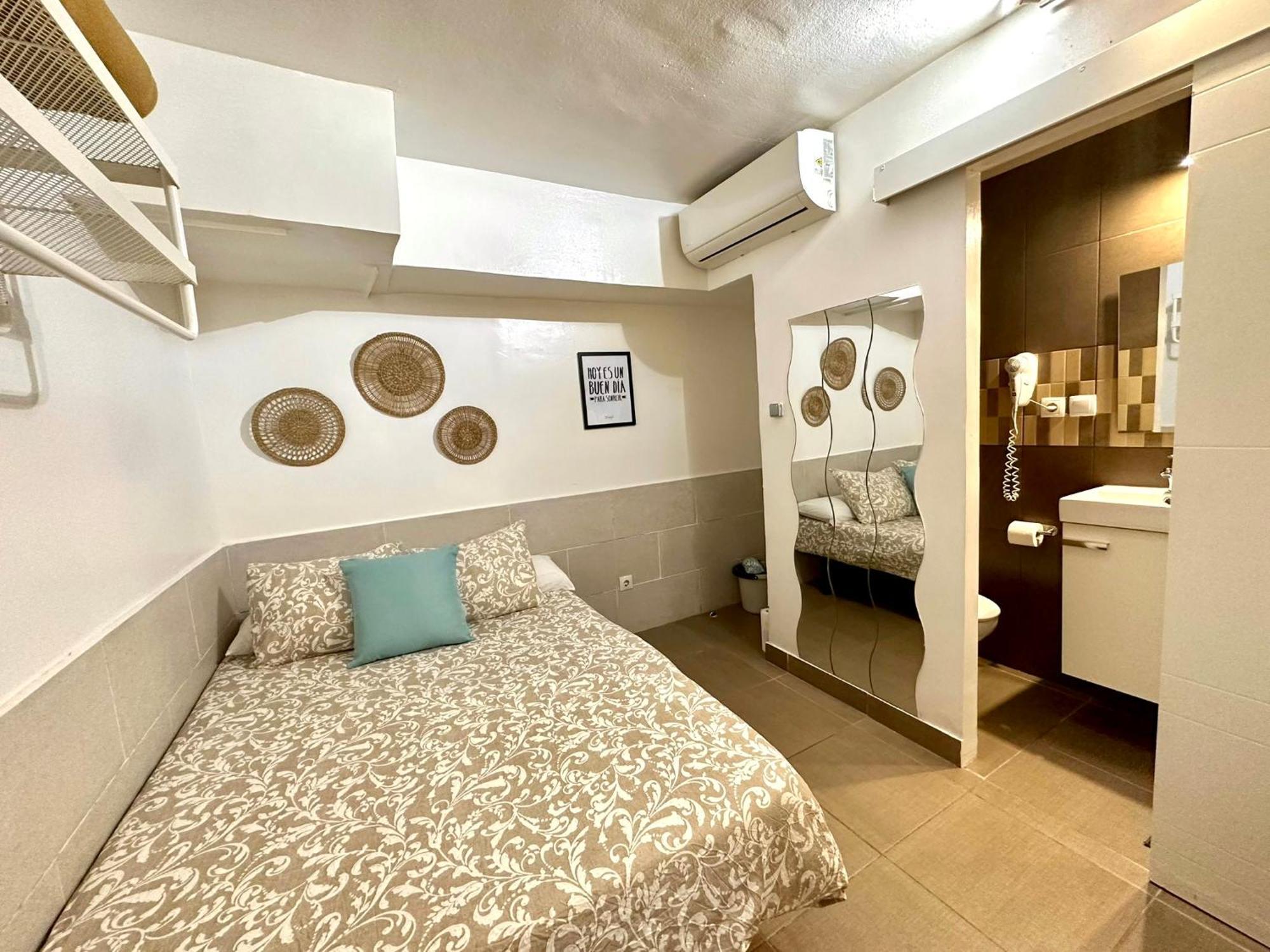 Nice Apartment In Barcelona By Perita Next Metro St T1 Extérieur photo